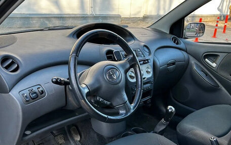 Toyota Yaris I рестайлинг, 2004 год, 340 000 рублей, 23 фотография