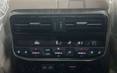 Toyota Land Cruiser, 2023 год, 10 111 000 рублей, 27 фотография