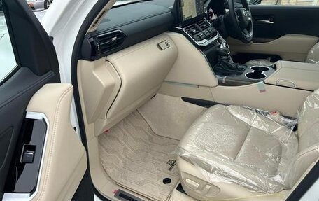 Toyota Land Cruiser, 2023 год, 10 111 000 рублей, 24 фотография