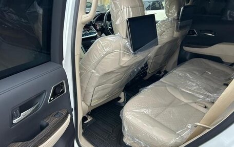 Toyota Land Cruiser, 2023 год, 10 111 000 рублей, 28 фотография