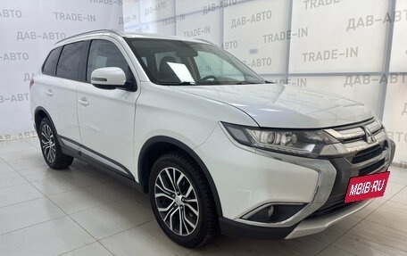 Mitsubishi Outlander III рестайлинг 3, 2015 год, 1 690 000 рублей, 3 фотография