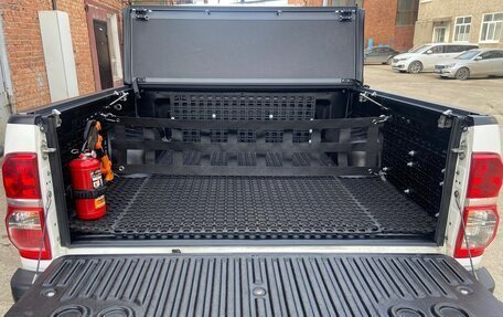 Toyota Hilux VII, 2014 год, 2 590 000 рублей, 10 фотография