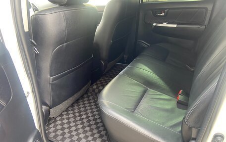 Toyota Hilux VII, 2014 год, 2 590 000 рублей, 15 фотография