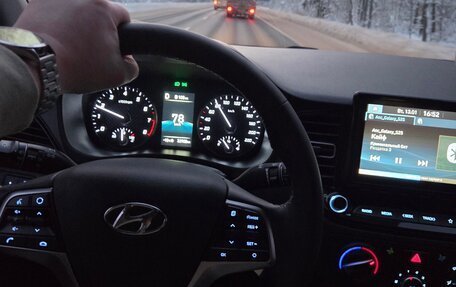 Hyundai Solaris II рестайлинг, 2021 год, 1 700 000 рублей, 2 фотография