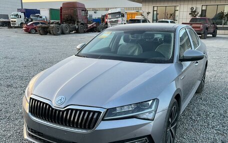 Skoda Superb III рестайлинг, 2025 год, 2 750 000 рублей, 1 фотография