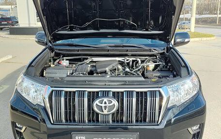 Toyota Land Cruiser Prado 150 рестайлинг 2, 2021 год, 5 750 000 рублей, 11 фотография