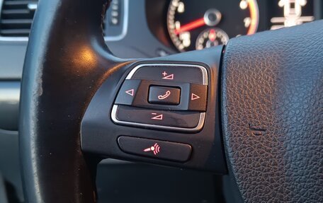 Volkswagen Jetta VI, 2013 год, 900 000 рублей, 12 фотография