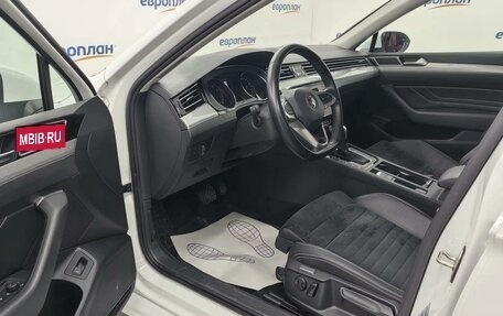 Volkswagen Passat B8 рестайлинг, 2020 год, 2 900 000 рублей, 8 фотография