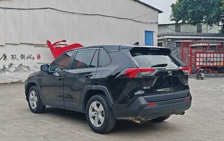 Toyota RAV4, 2023 год, 1 920 000 рублей, 3 фотография