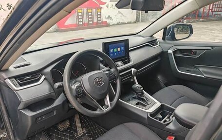 Toyota RAV4, 2023 год, 1 920 000 рублей, 7 фотография