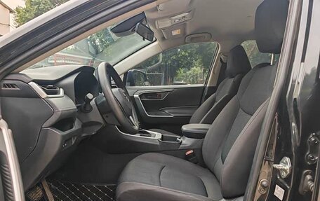 Toyota RAV4, 2023 год, 1 920 000 рублей, 13 фотография