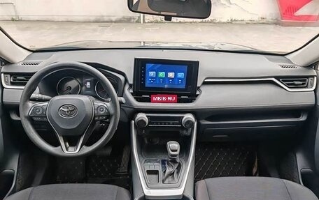 Toyota RAV4, 2023 год, 1 920 000 рублей, 9 фотография