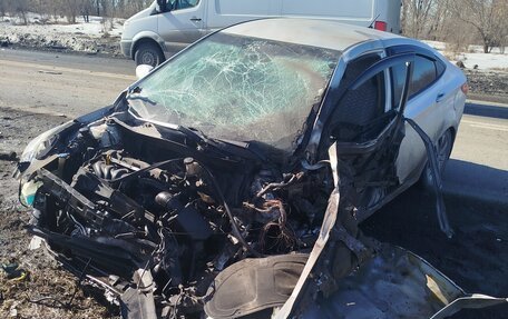 Hyundai Solaris II рестайлинг, 2011 год, 300 000 рублей, 2 фотография