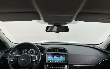 Jaguar F-Pace, 2016 год, 3 200 000 рублей, 8 фотография