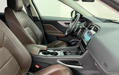 Jaguar F-Pace, 2016 год, 3 200 000 рублей, 12 фотография