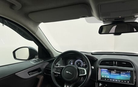 Jaguar F-Pace, 2016 год, 3 200 000 рублей, 11 фотография