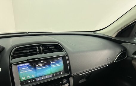 Jaguar F-Pace, 2016 год, 3 200 000 рублей, 16 фотография