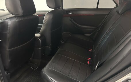 Toyota Avensis III рестайлинг, 2005 год, 700 000 рублей, 9 фотография