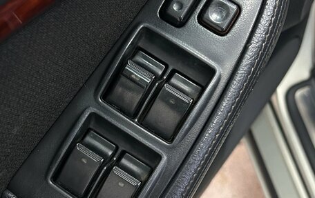 Toyota Avensis III рестайлинг, 2005 год, 700 000 рублей, 12 фотография