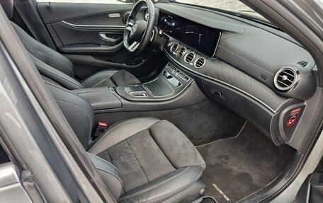 Mercedes-Benz E-Класс, 2021 год, 5 000 000 рублей, 14 фотография