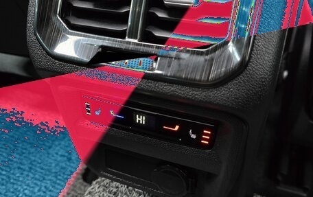 Volkswagen Tiguan II, 2023 год, 3 320 000 рублей, 18 фотография