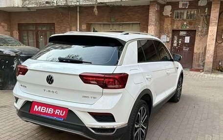 Volkswagen T-Roc I, 2023 год, 1 587 125 рублей, 3 фотография