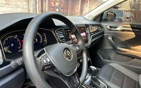 Volkswagen T-Roc I, 2023 год, 1 587 125 рублей, 8 фотография