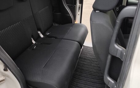 Toyota Roomy I, 2018 год, 1 000 000 рублей, 5 фотография