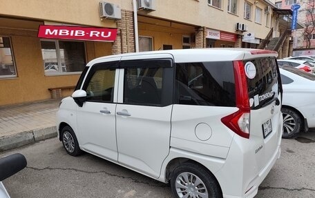 Toyota Roomy I, 2018 год, 1 000 000 рублей, 2 фотография