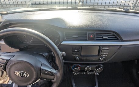KIA Rio IV, 2018 год, 1 315 000 рублей, 8 фотография