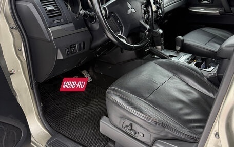 Mitsubishi Pajero IV, 2014 год, 2 950 000 рублей, 21 фотография