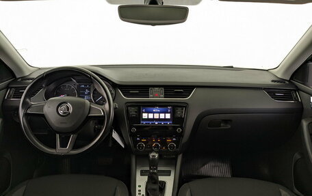 Skoda Octavia, 2017 год, 1 995 000 рублей, 14 фотография