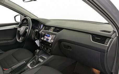 Skoda Octavia, 2017 год, 1 995 000 рублей, 11 фотография