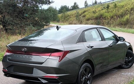 Hyundai Elantra, 2023 год, 1 890 000 рублей, 16 фотография