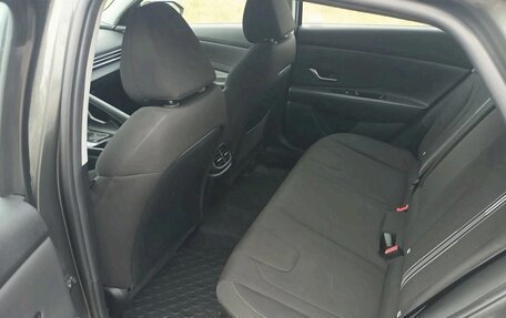 Hyundai Elantra, 2023 год, 1 890 000 рублей, 26 фотография