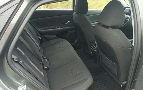 Hyundai Elantra, 2023 год, 1 890 000 рублей, 22 фотография