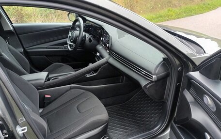 Hyundai Elantra, 2023 год, 1 890 000 рублей, 20 фотография