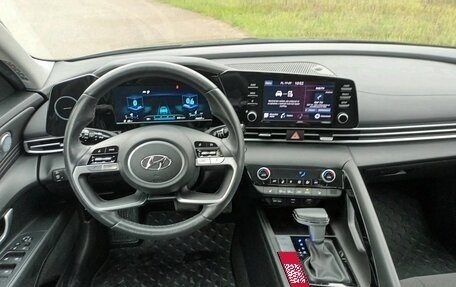 Hyundai Elantra, 2023 год, 1 890 000 рублей, 21 фотография