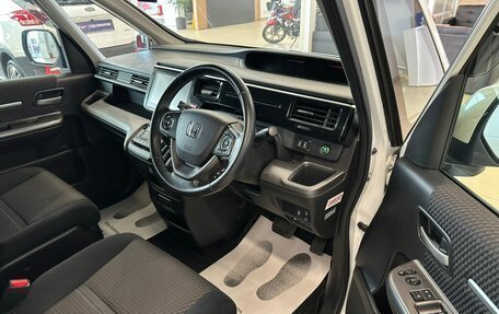 Honda Stepwgn IV, 2016 год, 1 869 000 рублей, 10 фотография