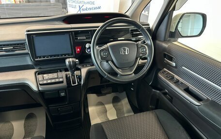 Honda Stepwgn IV, 2016 год, 1 869 000 рублей, 15 фотография