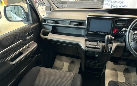 Honda Stepwgn IV, 2016 год, 1 869 000 рублей, 14 фотография