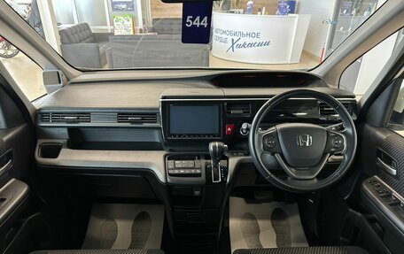 Honda Stepwgn IV, 2016 год, 1 869 000 рублей, 16 фотография