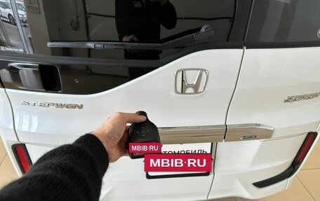 Honda Stepwgn IV, 2016 год, 1 869 000 рублей, 26 фотография