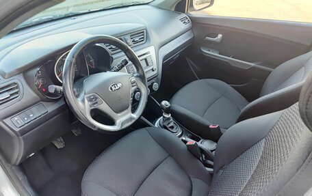 KIA Rio III рестайлинг, 2016 год, 949 800 рублей, 20 фотография