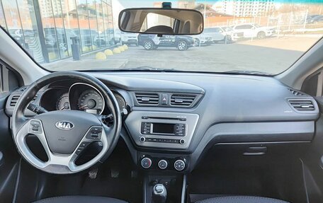 KIA Rio III рестайлинг, 2016 год, 949 800 рублей, 17 фотография
