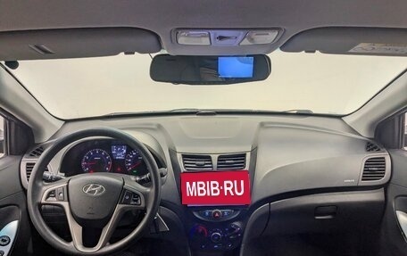 Hyundai Solaris II рестайлинг, 2015 год, 1 045 000 рублей, 17 фотография