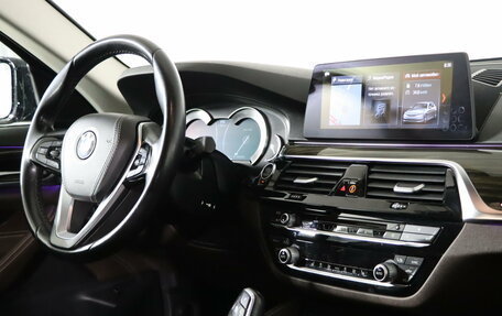 BMW 5 серия, 2018 год, 3 369 990 рублей, 12 фотография