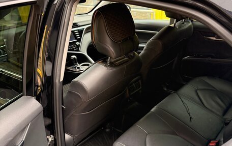 Toyota Camry, 2020 год, 2 900 000 рублей, 9 фотография