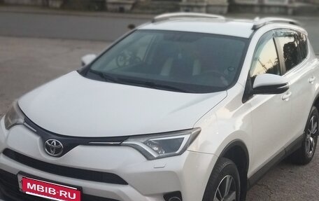 Toyota RAV4, 2016 год, 2 330 000 рублей, 2 фотография