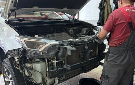 Toyota RAV4, 2016 год, 2 330 000 рублей, 18 фотография